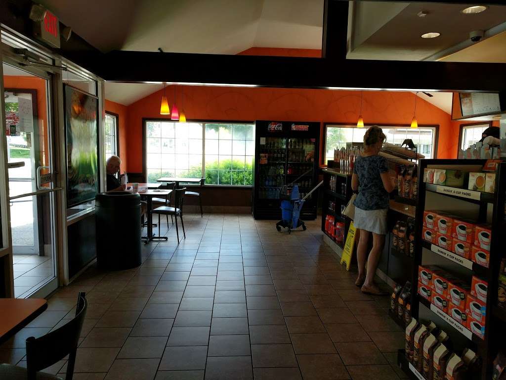 Dunkin Donuts | 915 High St, Westwood, MA 02090, USA | Phone: (781) 329-2741