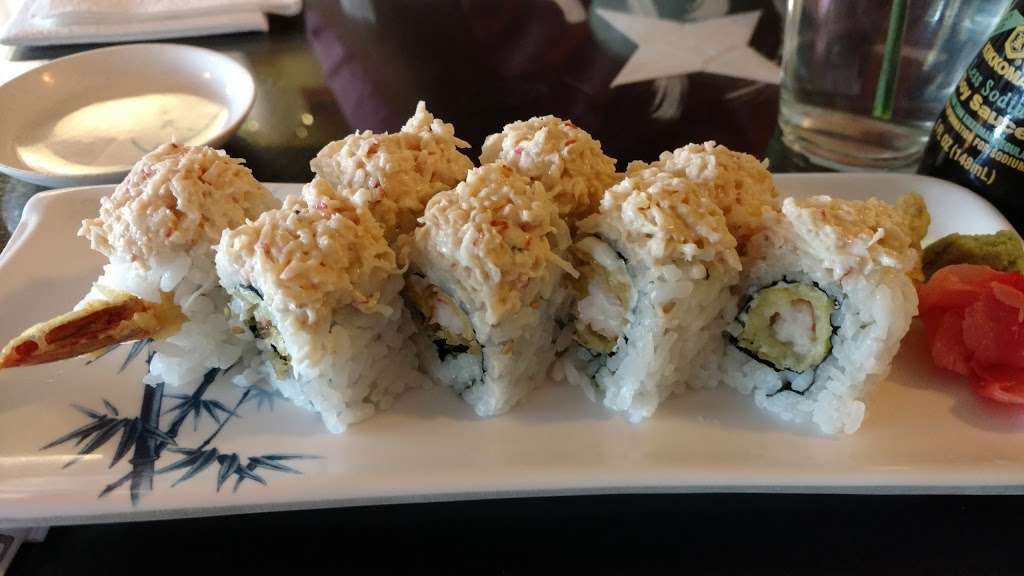 Lake Dora Sushi & Sake | 227 E Main St, Tavares, FL 32778, USA | Phone: (352) 343-6313