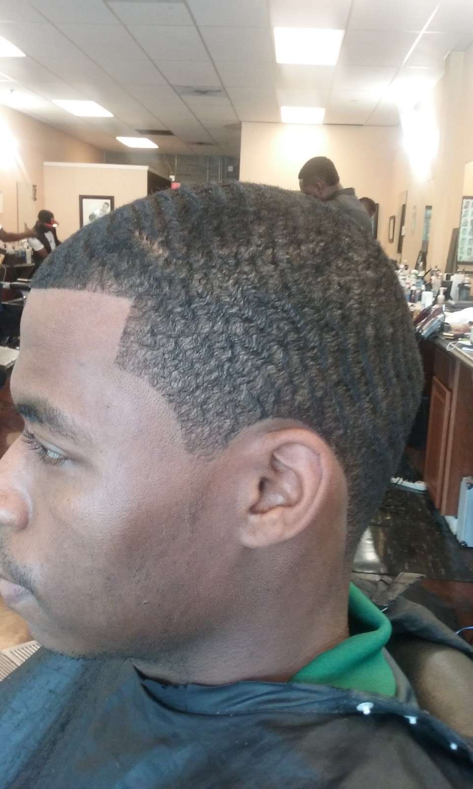 In The Cut Barber Shop | 8142 Mt Holly-Huntersville Rd a, Charlotte, NC 28216, USA | Phone: (704) 393-7482