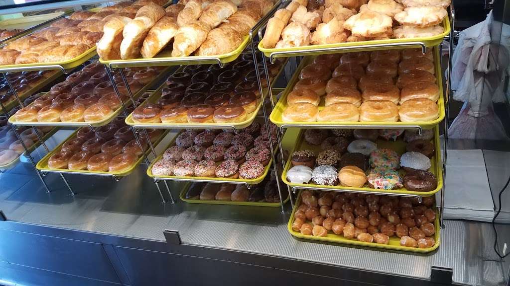 Ducks Donuts | 2307 S Bristol St, Santa Ana, CA 92704, USA | Phone: (714) 966-0812