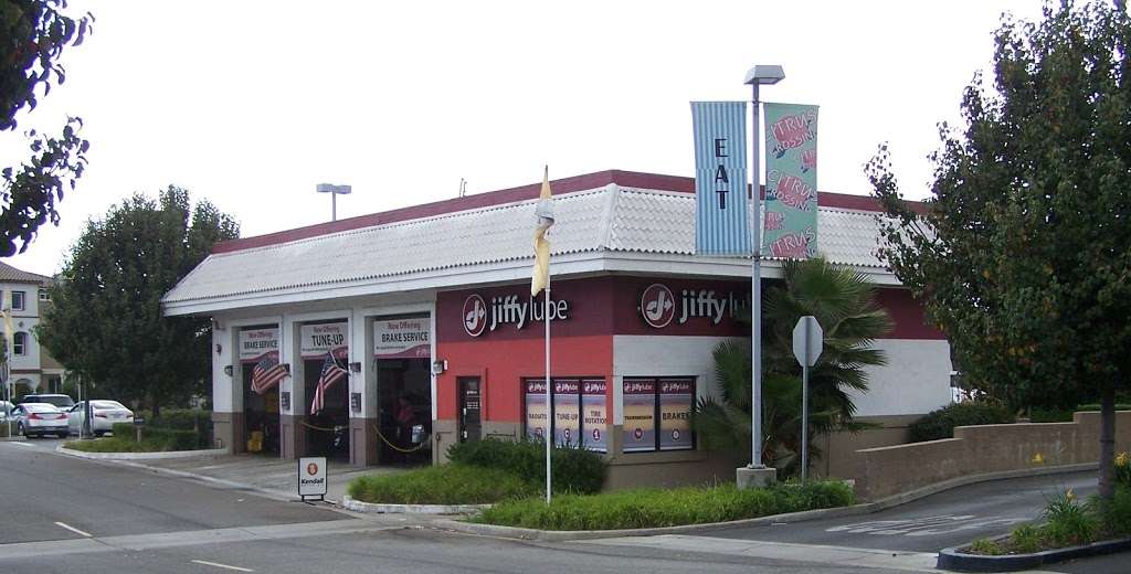 Jiffy Lube Oil Change Center | 808 E Alosta Ave, Azusa, CA 91702, USA | Phone: (626) 334-4581