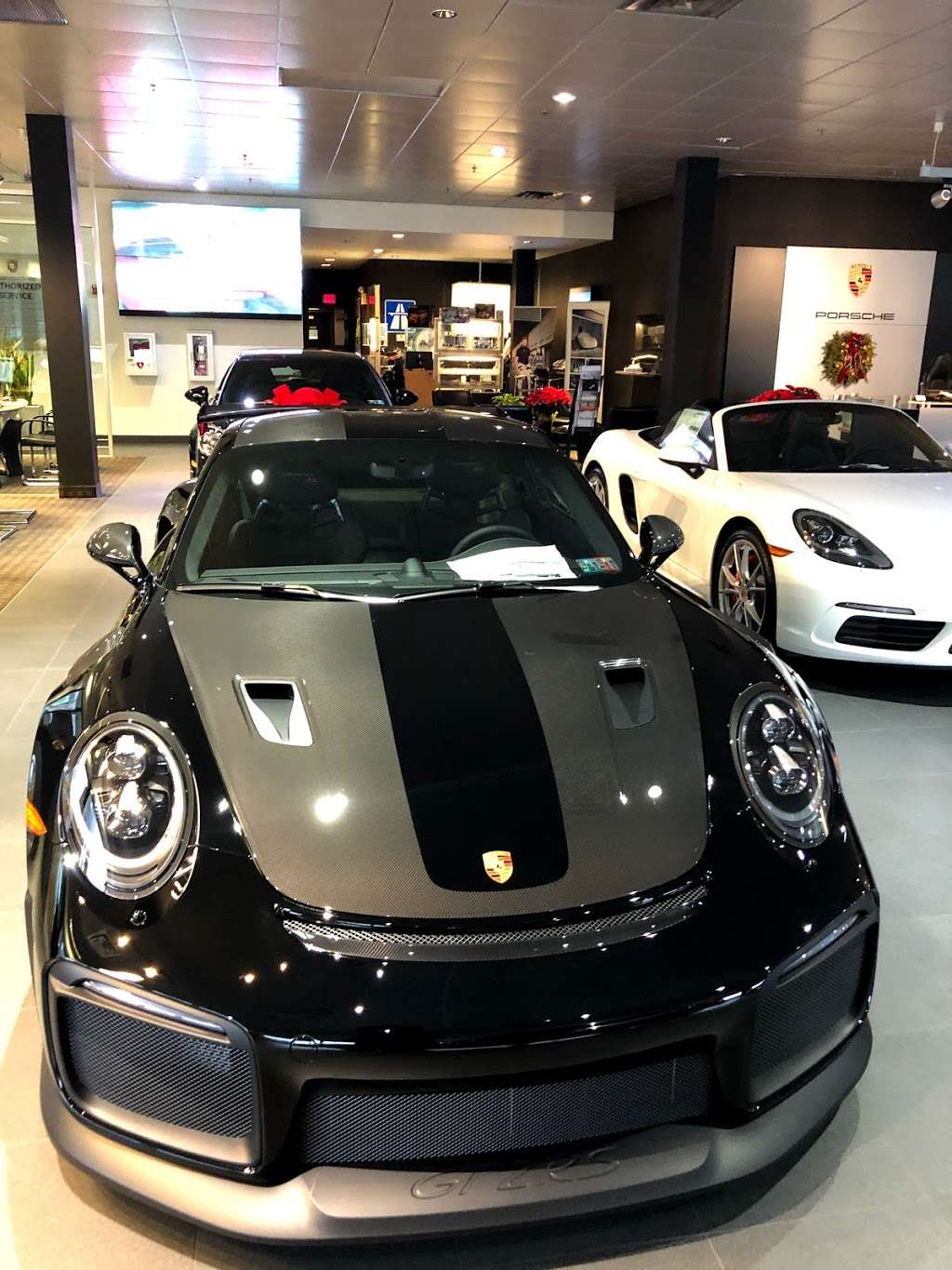 Porsche of The Main Line | 4005 West Chester Pike, Newtown Square, PA 19073, USA | Phone: (610) 886-1000