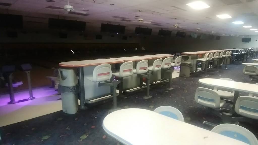 Naval Station Bowling Center | 630 Pierce St, Joint Base Pearl Harbor-Hickam, HI 96860, USA | Phone: (808) 473-2574