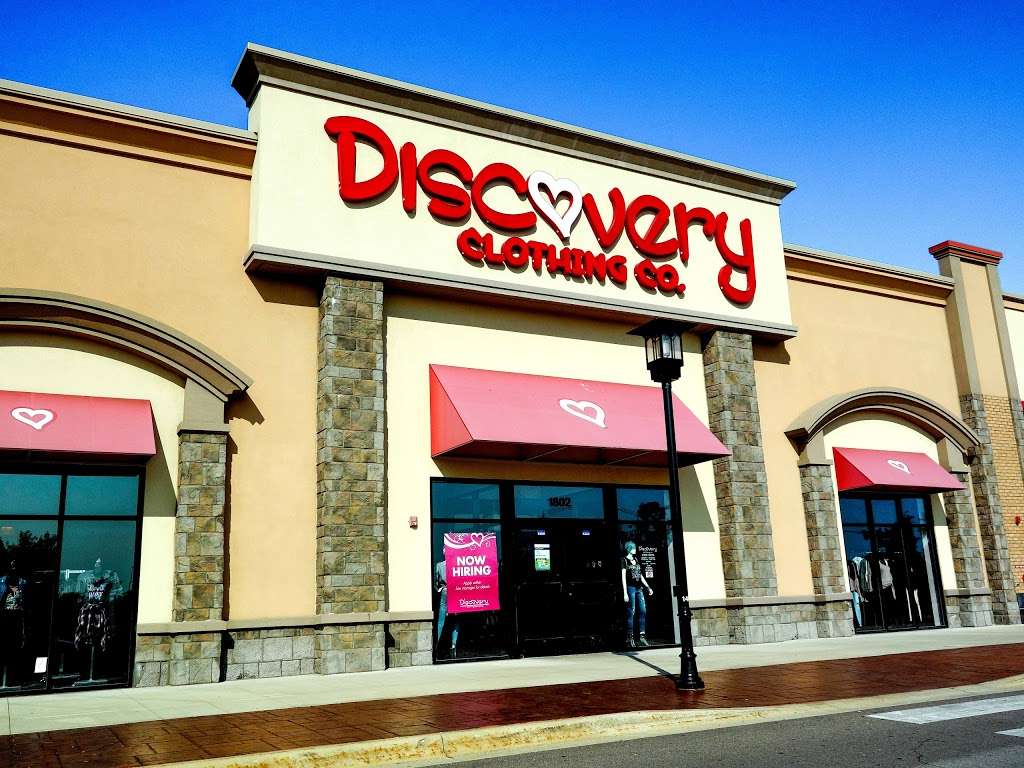 Discovery Clothing | 1802 S Randall Rd, Algonquin, IL 60102, USA | Phone: (847) 854-2222