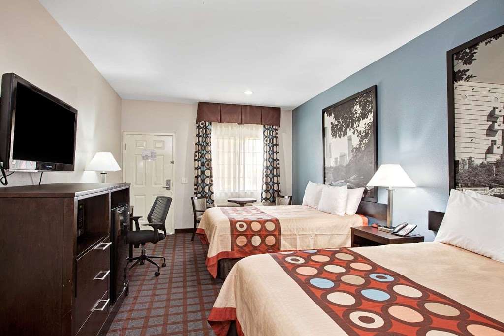 Super 8 by Wyndham Houston North I-45 | 16222 North Fwy, Houston, TX 77090, USA | Phone: (281) 645-0166