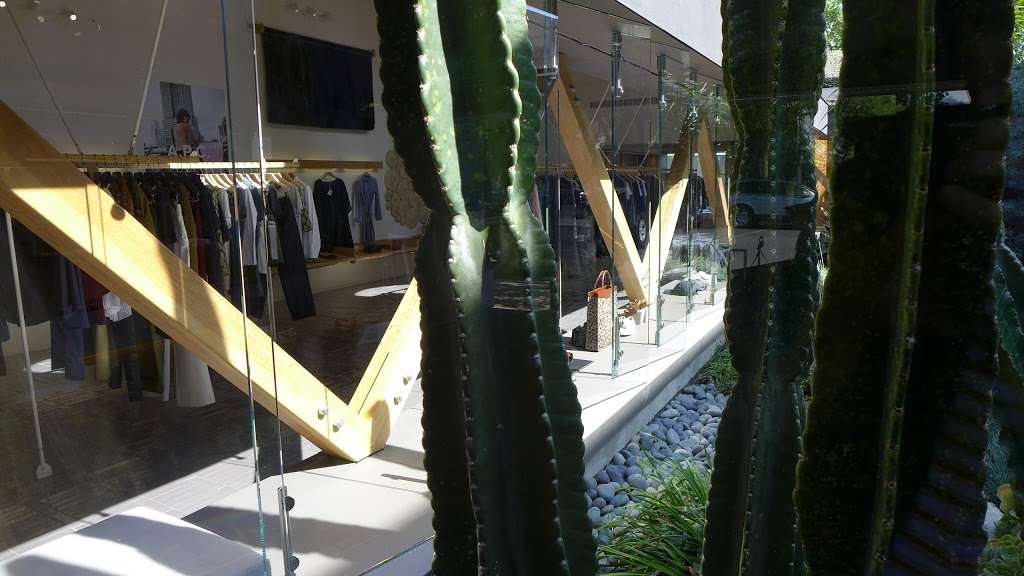 A.P.C. | 8420 Melrose Pl, Los Angeles, CA 90069, USA | Phone: (323) 508-4700