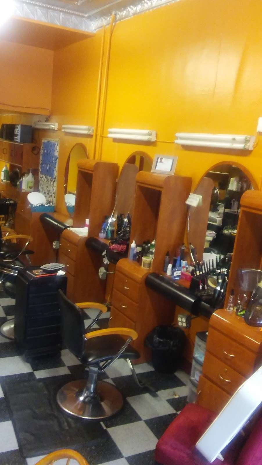 Posh Unisex Beauty Salon | Springdale Ave, East Orange, NJ 07017, USA | Phone: (973) 519-1990