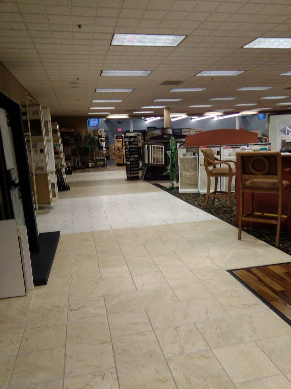 Big Bobs Flooring of Fox Valley | 200 Alder Dr, North Aurora, IL 60542, USA | Phone: (630) 897-9600