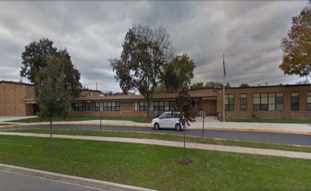 Lincoln Middle School | 700 W Lincoln St, Mt Prospect, IL 60056, USA | Phone: (847) 394-7350