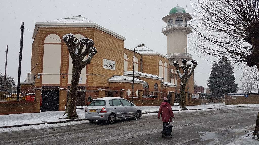 Brent Central Mosque | Lennon Rd, London NW2 4PU, UK | Phone: 020 8450 1986