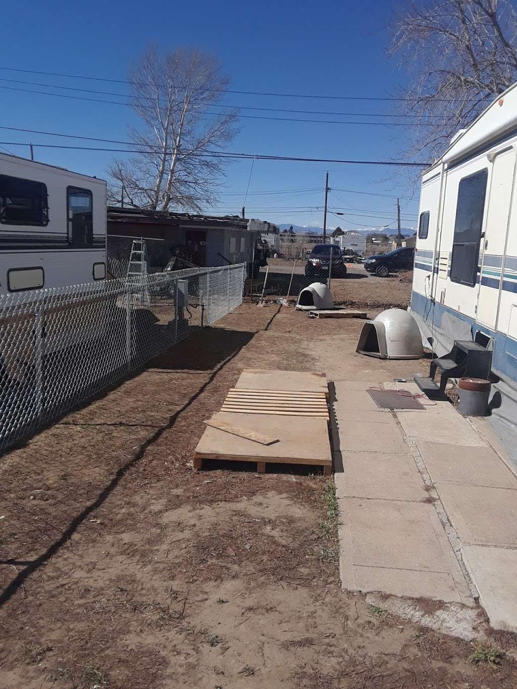 Skyview RV Park | 16051 E Colfax Ave, Aurora, CO 80011, USA | Phone: (303) 363-7646