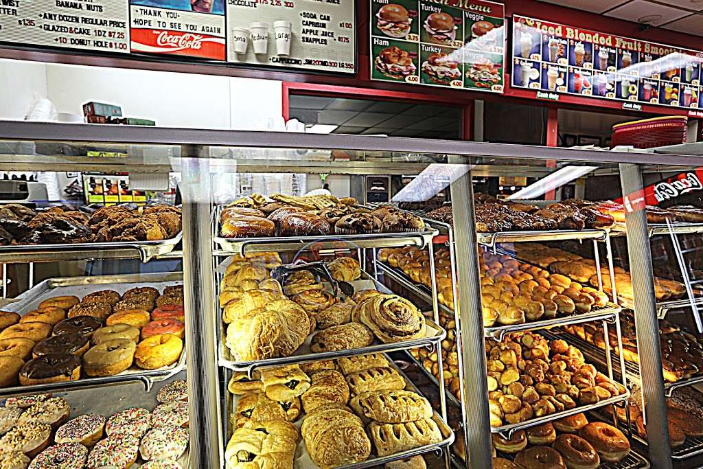 Ducks Donuts | 2307 S Bristol St, Santa Ana, CA 92704, USA | Phone: (714) 966-0812