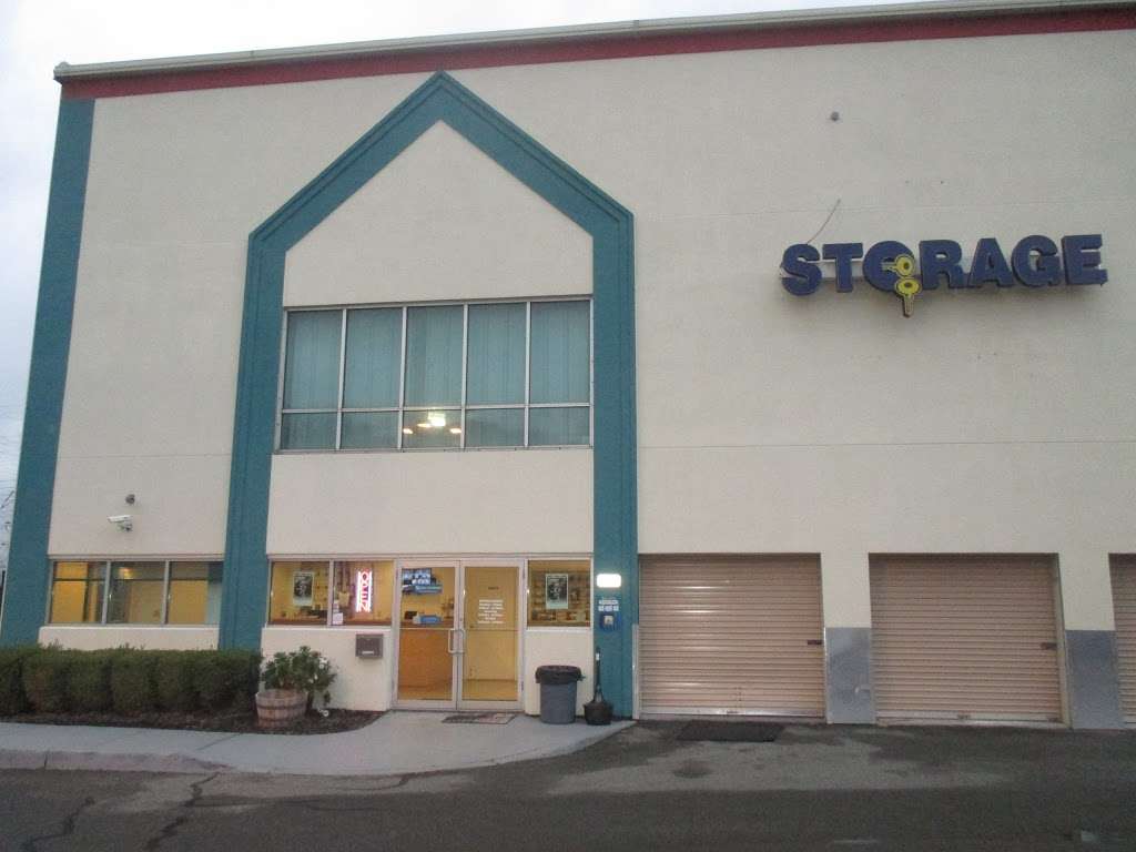 NJ Self Storage | 2425 Tonnelle Ave, North Bergen, NJ 07047, USA | Phone: (201) 392-9270