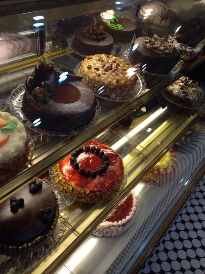Michaels Pastry Shop | 2923 Avenue R, Brooklyn, NY 11229, USA | Phone: (718) 376-9200