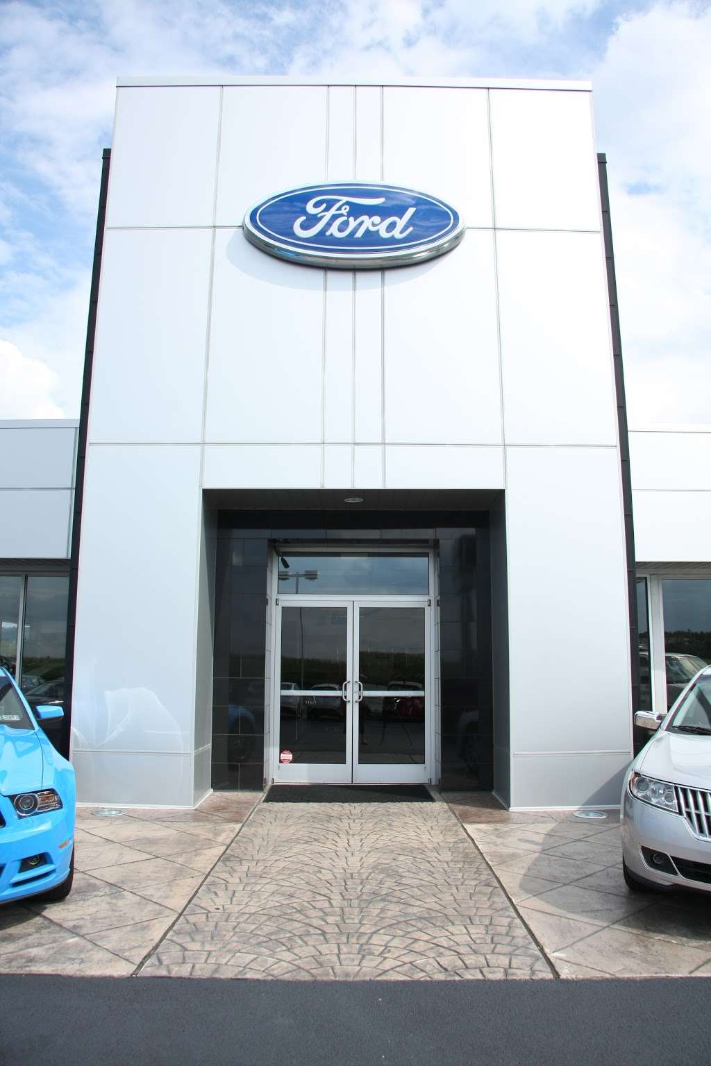 Haldeman Ford Lincoln | 2443 Lehigh St, Allentown, PA 18103, USA | Phone: (800) 366-5140