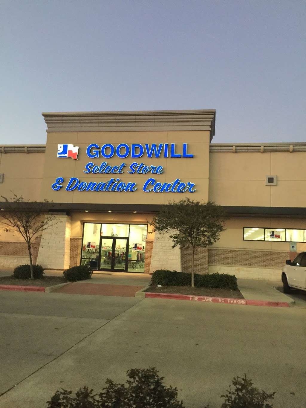 Goodwill | 9625 N Sam Houston Pkwy E, Humble, TX 77396, USA | Phone: (713) 696-7894