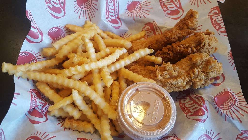 Raising Canes Chicken Fingers | 7135 S Rainbow Blvd, Las Vegas, NV 89118, USA | Phone: (702) 233-2263