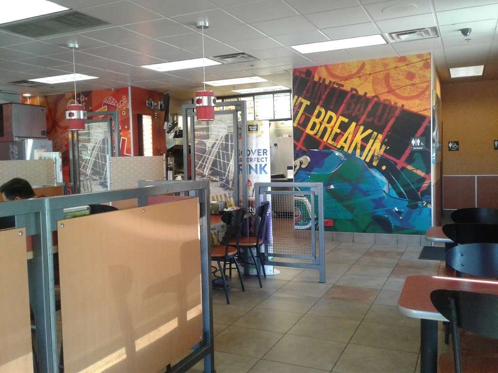 Jack in the Box | 15274 Summit Ave, Fontana, CA 92336, USA | Phone: (909) 803-5849