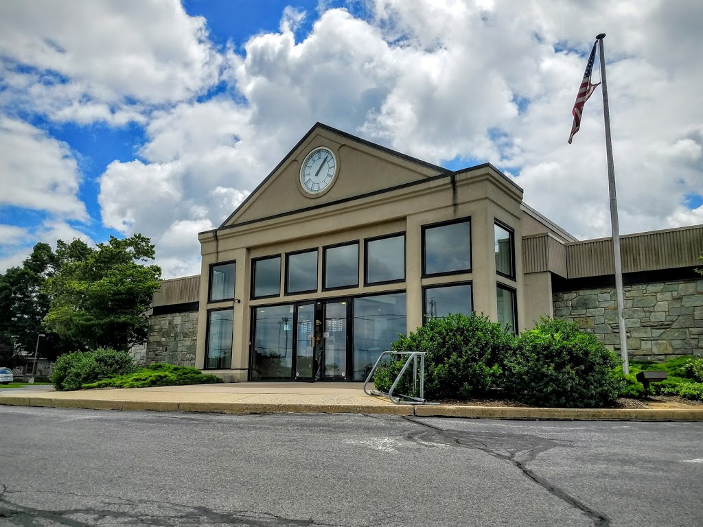 Ephrata National Bank | 935 N Railroad Ave, New Holland, PA 17557, USA | Phone: (717) 354-4951