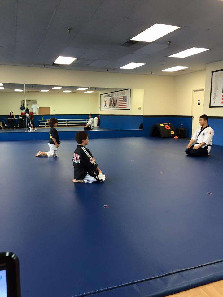 Max Martial Arts Lisle | 2735 Maple Ave, Lisle, IL 60532, USA | Phone: (331) 213-7144