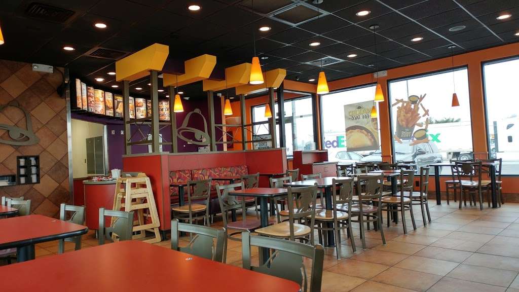 Taco Bell | 10820 John Wayne Dr, Greencastle, PA 17225, USA | Phone: (717) 593-0529