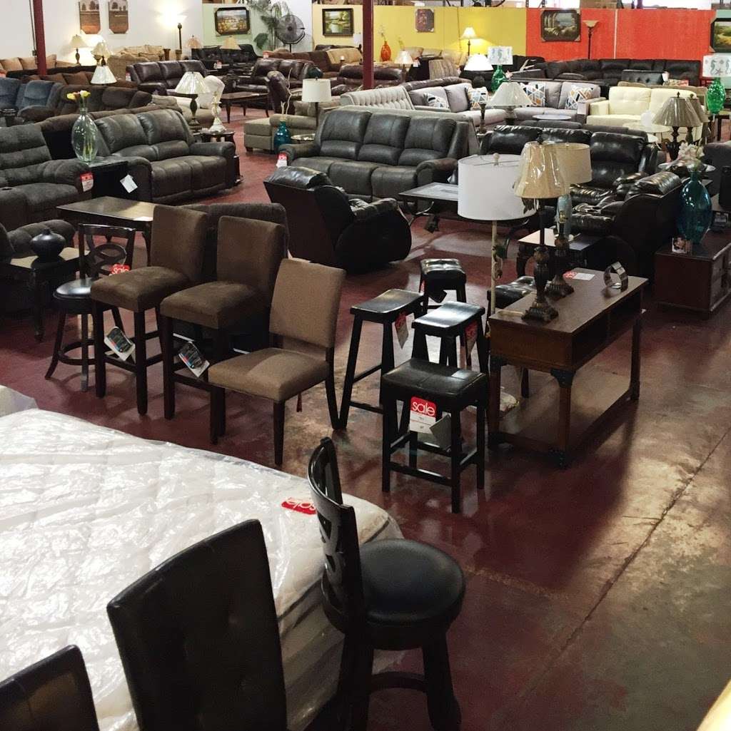 Furniture Factory Outlet | 701 W Landstreet Rd, Orlando, FL 32824, USA | Phone: (407) 438-8411