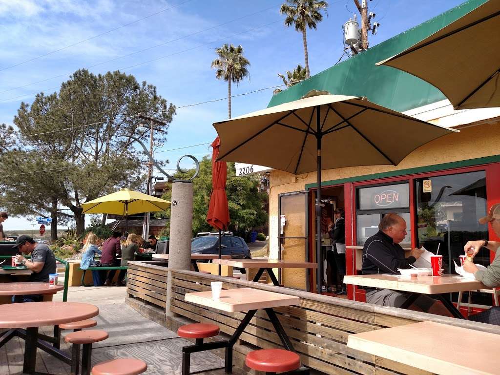 Robertos Taco - Del Mar | 2206 Carmel Valley Rd #3704, Del Mar, CA 92014, USA | Phone: (858) 436-7189