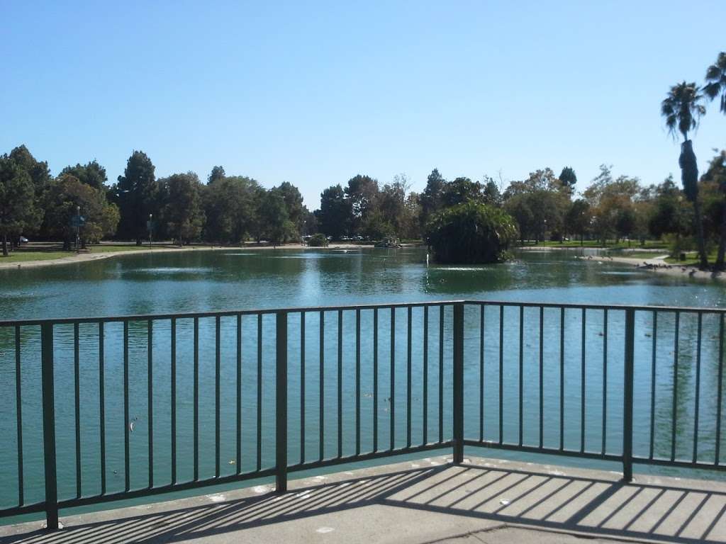 El Dorado Park East Duck Pond | 2560, 2400 N Studebaker Rd, Long Beach, CA 90815, USA