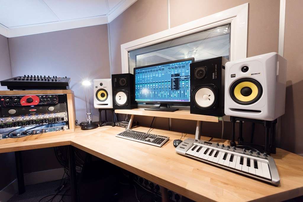 Dragonfly Studios Ltd | 10 Ridgegate Cl, Reigate RH2 0HT, UK | Phone: 01737 210657