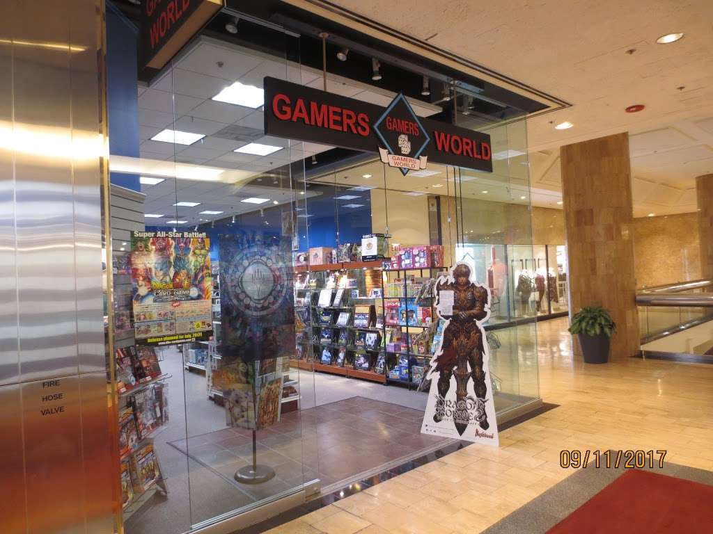 Gamers World - Water Tower Place | 835 N Michigan Ave, Chicago, IL 60611, USA | Phone: (312) 202-0565