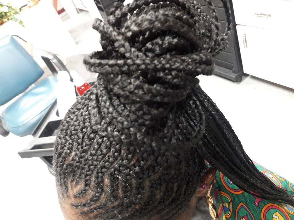 Naomi Hair Braiding | 823 W Gate City Blvd, Greensboro, NC 27403, USA | Phone: (336) 954-2146