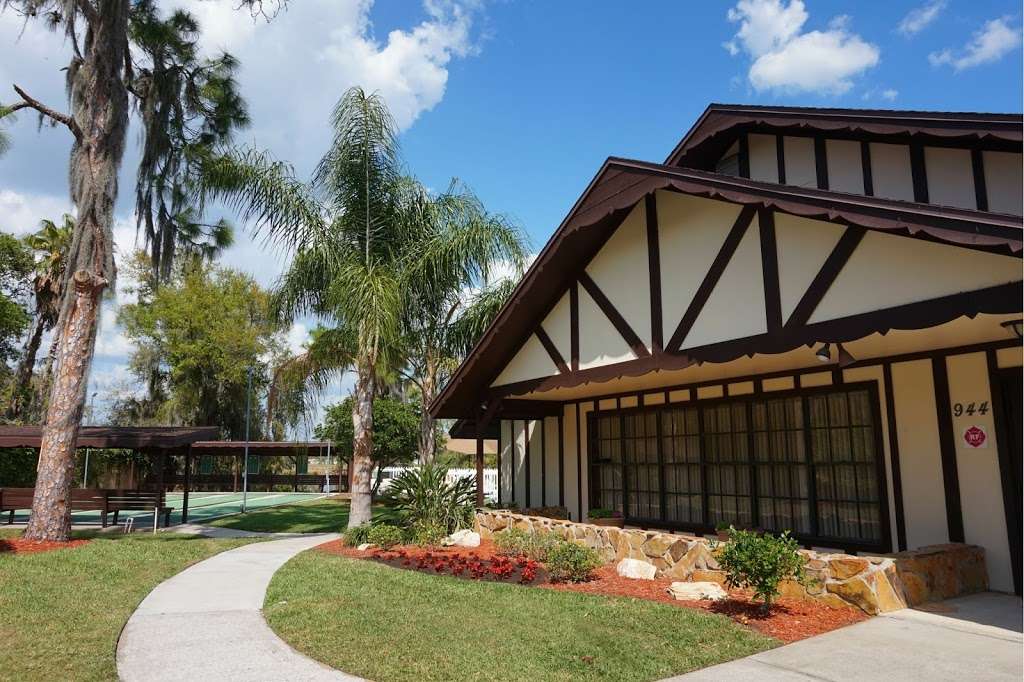 Anglers Cove West Retirement Community | 944 Reynolds Rd, Lakeland, FL 33801, USA | Phone: (866) 370-1581