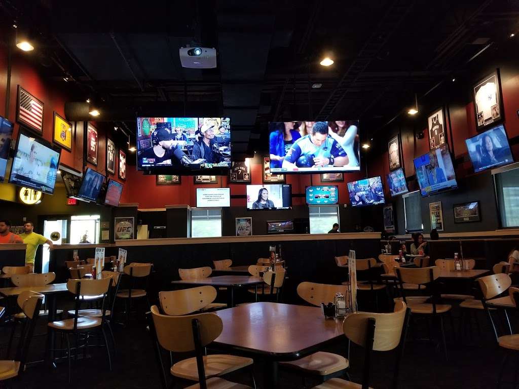 Buffalo Wild Wings | 470 Harmon Meadow Blvd, Secaucus, NJ 07094, USA | Phone: (201) 348-0824