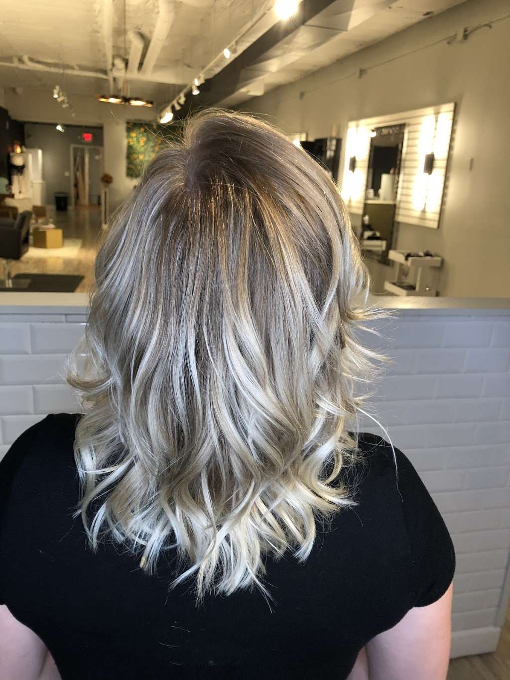 Modern Chic Hair by Hailey | 56 Main St, Oswego, IL 60543, USA | Phone: (630) 870-2105