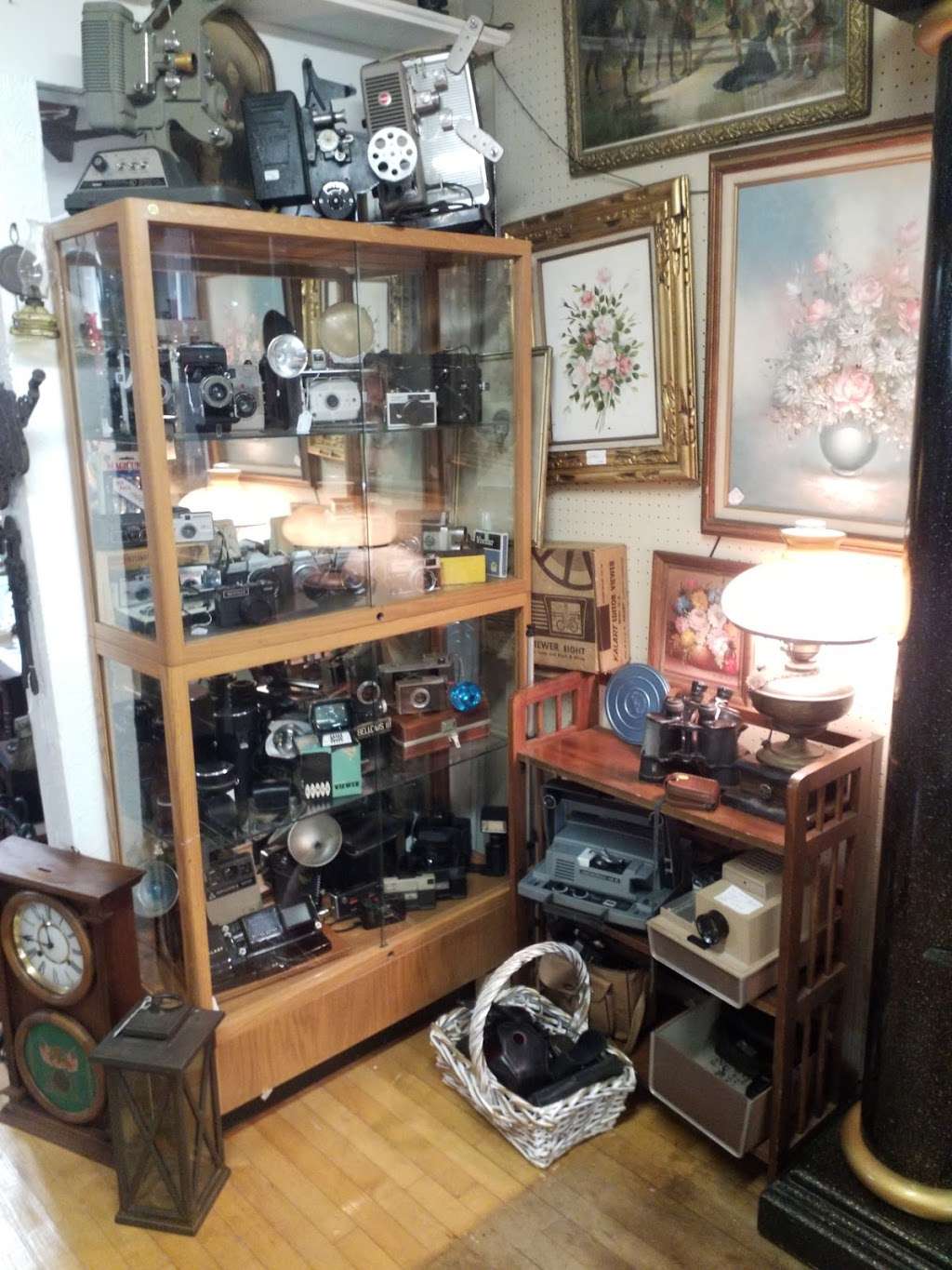 C & C Antiques | 734 Bedford St, Elmwood, MA 02337, USA | Phone: (508) 378-2078