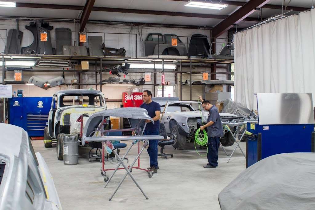 Renown Auto Restoration | 18819 FM 2252 Bldg #2, San Antonio, TX 78266, USA | Phone: (210) 590-6600