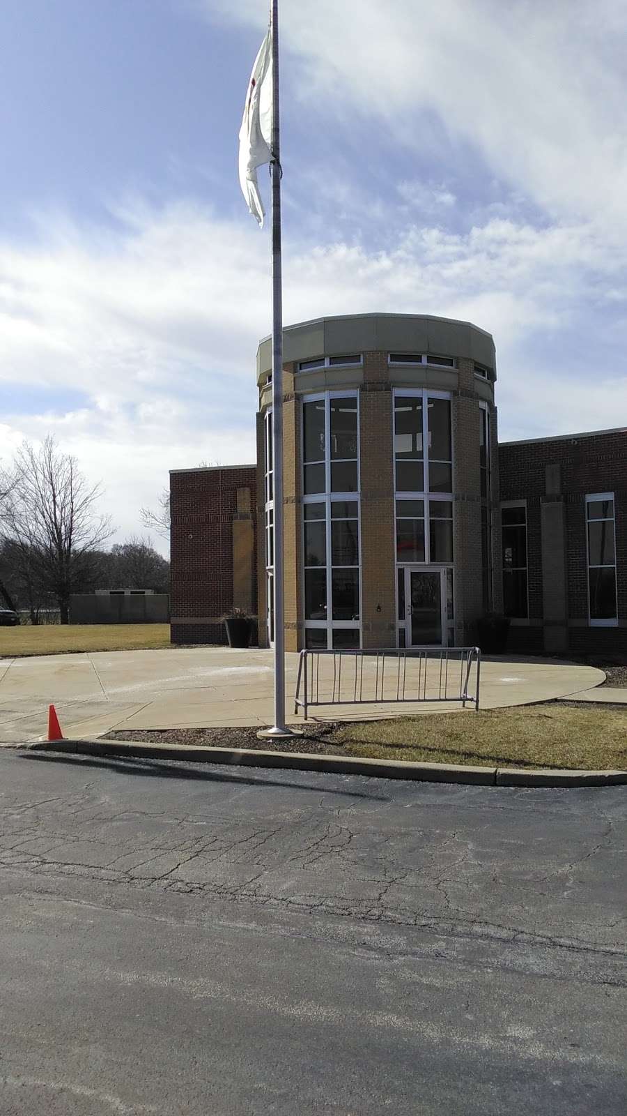 Mundelein Branch Traffic Court | 105 IL-83, Mundelein, IL 60060, USA | Phone: (847) 377-3300