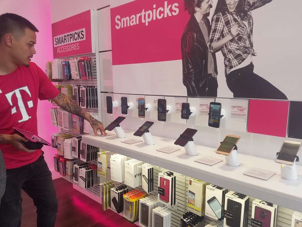 T-Mobile | 925 S Colorado Blvd, Denver, CO 80246, USA | Phone: (720) 506-5568