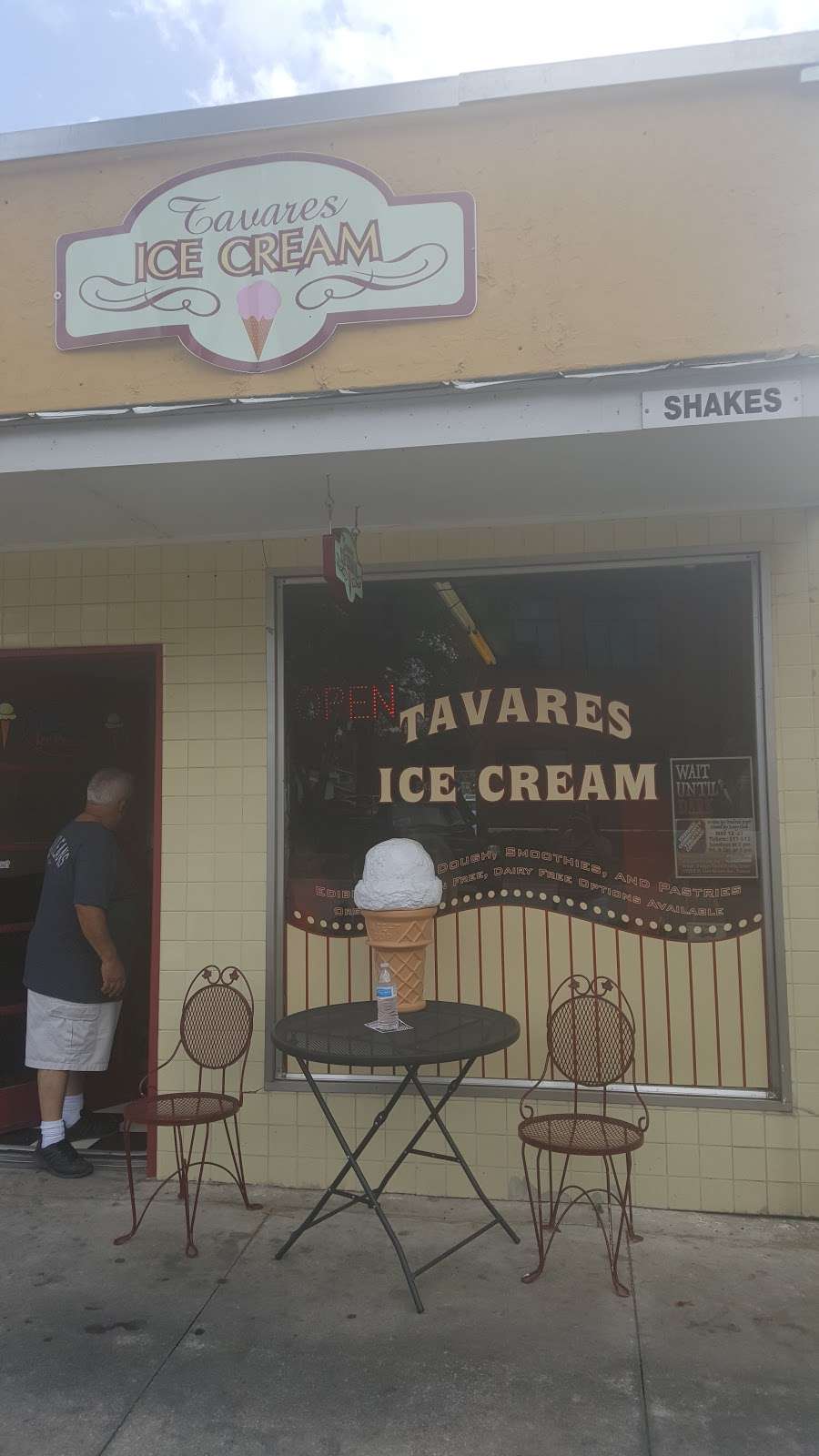 Tavares Ice Cream | 214 E Main St, Tavares, FL 32778, USA | Phone: (352) 508-5342