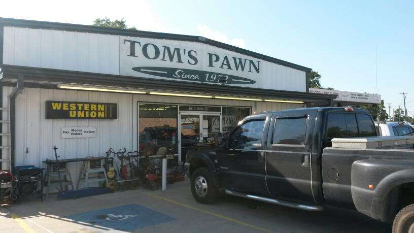 Toms Pawn Shop | 702 N Brooks St, Brazoria, TX 77422, USA | Phone: (979) 798-8667