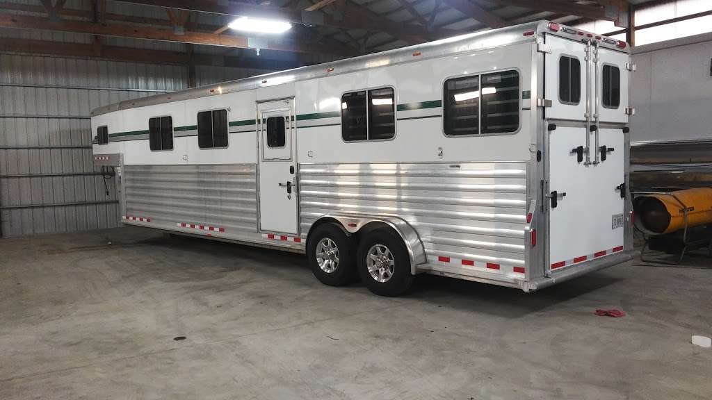 Aprile Horse Transportation Inc | 4650 W North Peotone Rd, Peotone, IL 60468, USA | Phone: (708) 258-9449