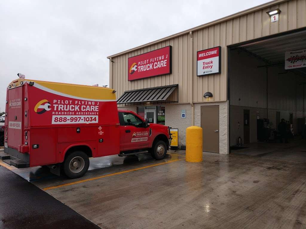 Pilot Flying J Truck Care | 1815 N Foster Rd, San Antonio, TX 78244, USA | Phone: (210) 666-2266