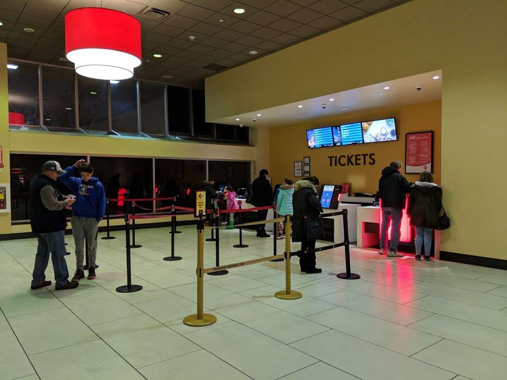 AMC DINE-IN Levittown 10 | 3585 Hempstead Turnpike, Levittown, NY 11756, USA | Phone: (516) 731-5422