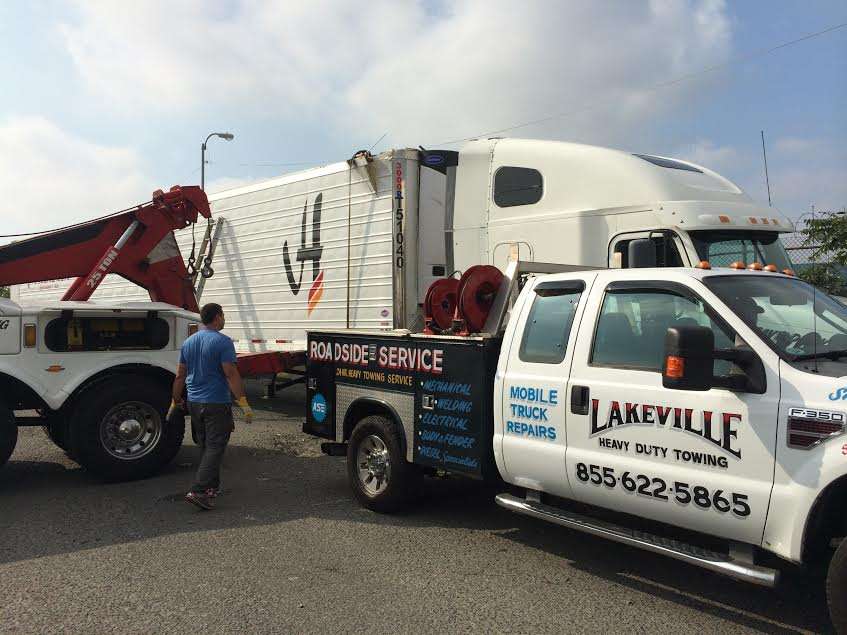 Lakeville Towing | 330 Candlewood Lake Rd, Brookfield, CT 06804, USA | Phone: (203) 775-1867