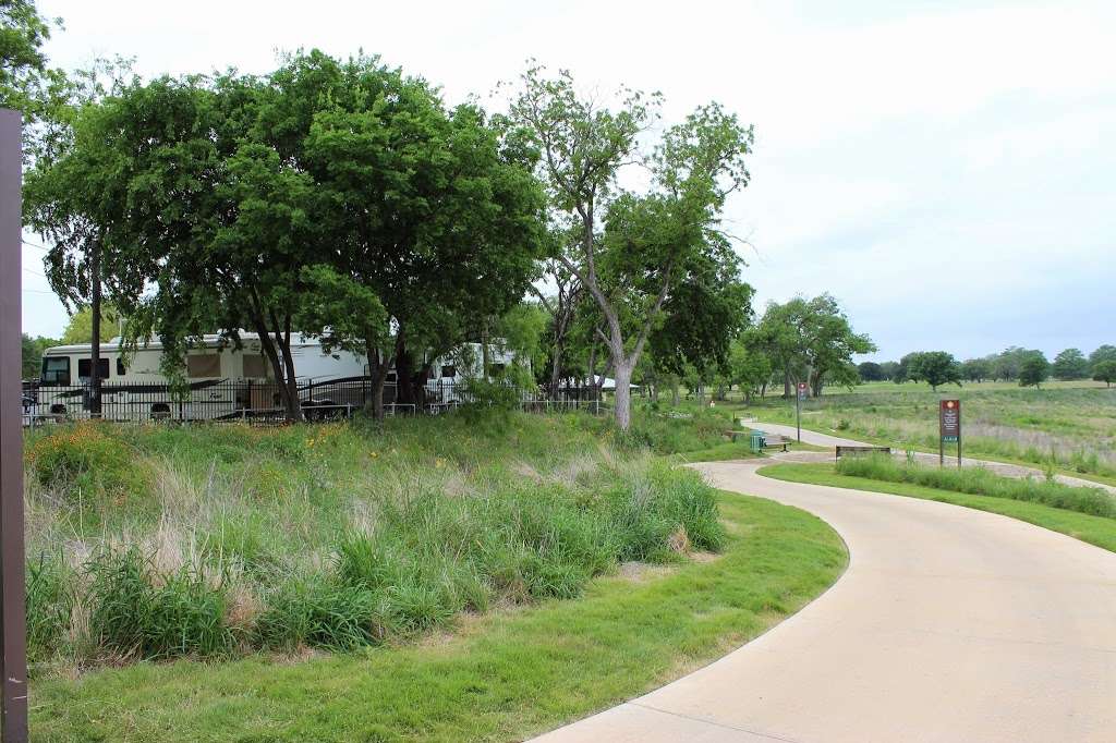 Travelers World RV Resort | 2617 Roosevelt Ave, San Antonio, TX 78214, USA | Phone: (210) 532-8310