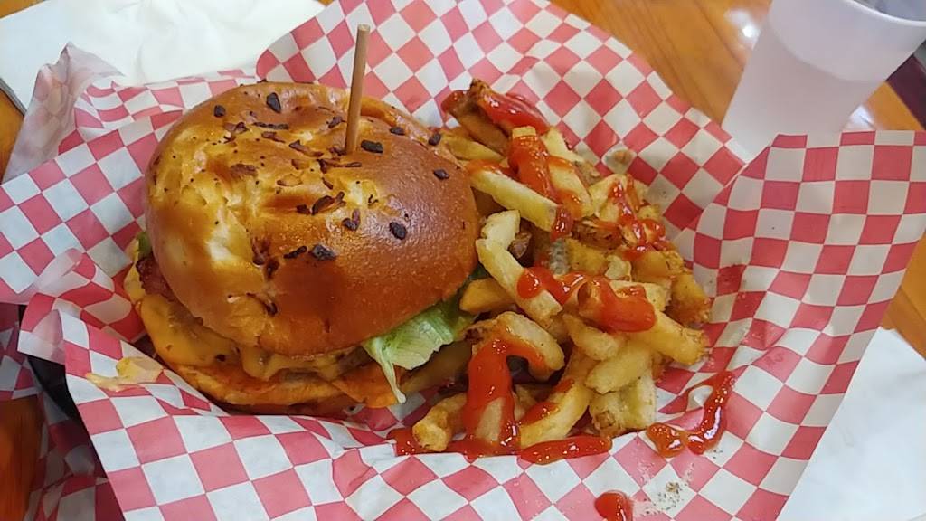 Taystees Burgers | 10419 Ford Rd, Dearborn, MI 48126, USA | Phone: (313) 724-6535