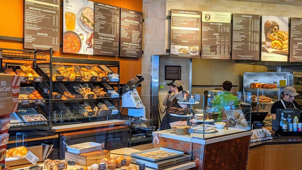 Coffee & Bagels | 2400 Aviation Drive Terminal C6, Dallas, TX 75261, USA | Phone: (800) 224-3563