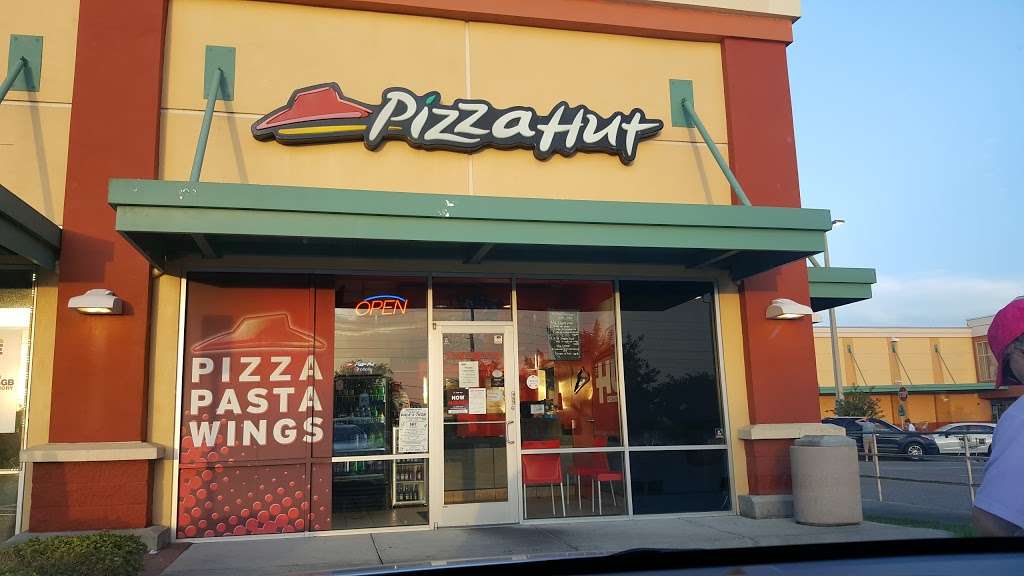 Pizza Hut | 1939 S Narcoossee Rd, St Cloud, FL 34771, USA | Phone: (407) 891-9807