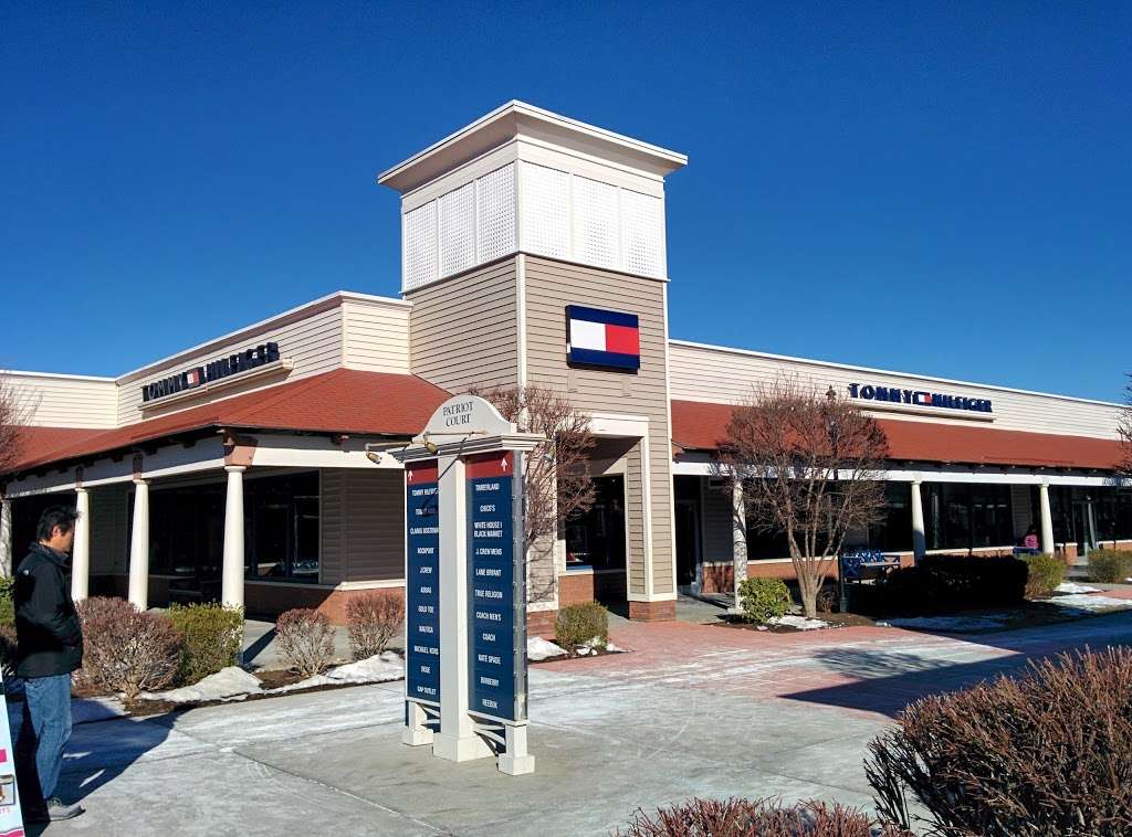 Tommy Hilfiger Store | 1 Premium Outlet Blvd, Wrentham, MA 02093, USA | Phone: (508) 384-0849