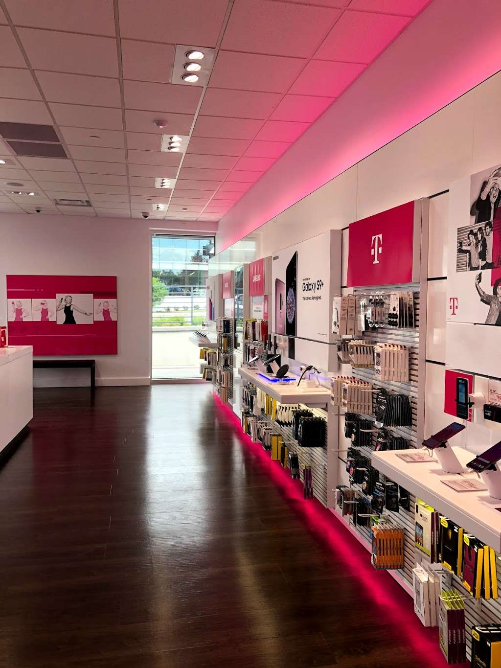 T-Mobile | 925 S Colorado Blvd, Denver, CO 80246, USA | Phone: (720) 506-5568